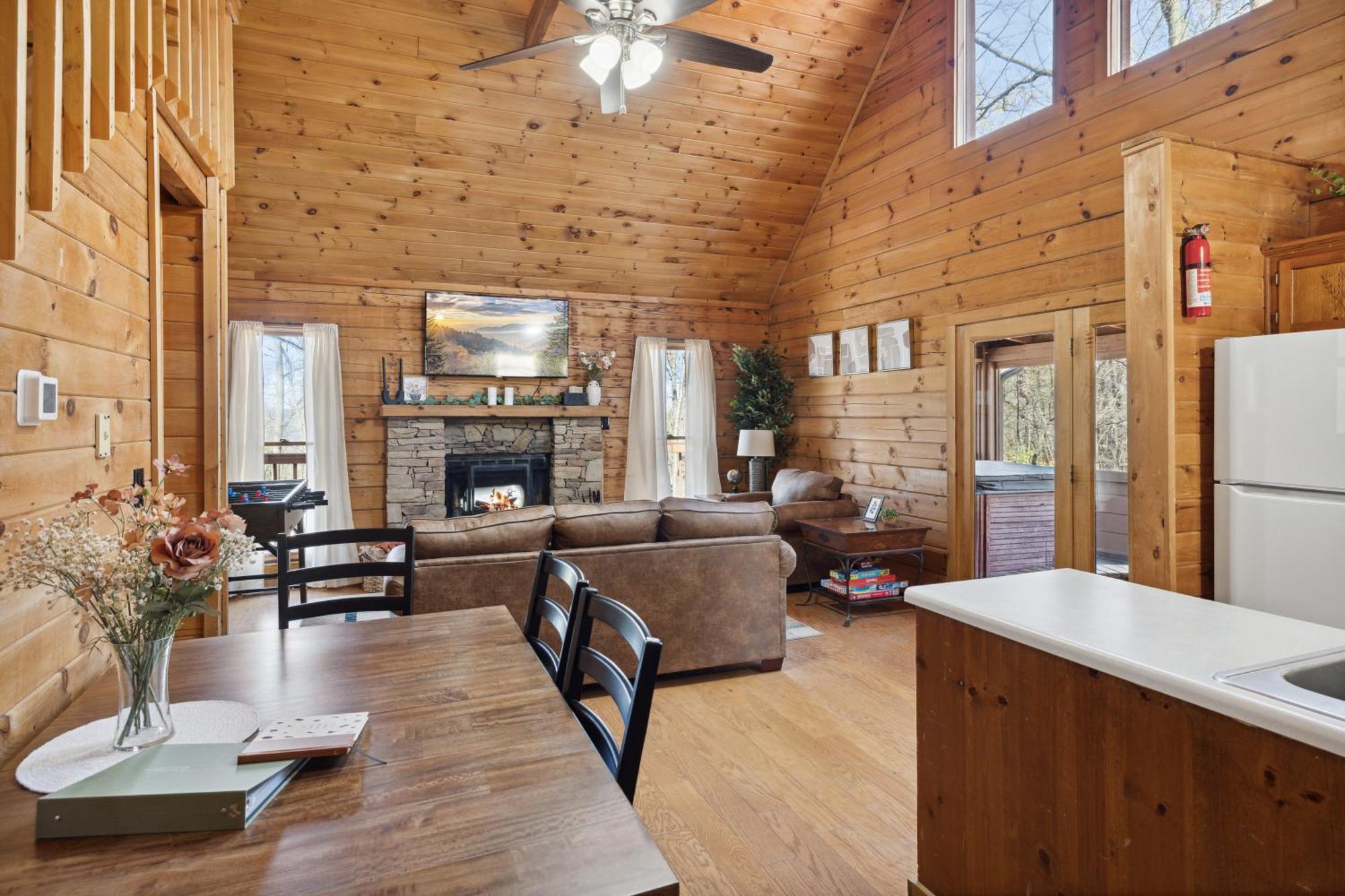 Cozy Family Friendly Cabin With Hot Tub, Near Gatlinburg, Pigeon Forge, Dollywood Севьервилл Экстерьер фото
